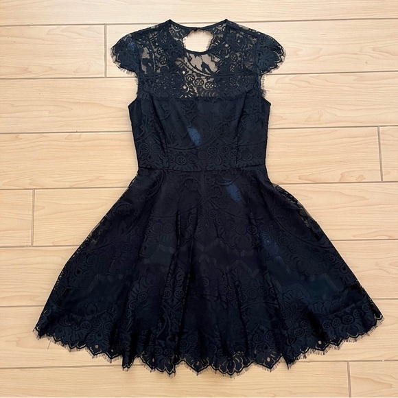 BB Dakota Black Lace Dress Size 0 - Picture 2 of 5